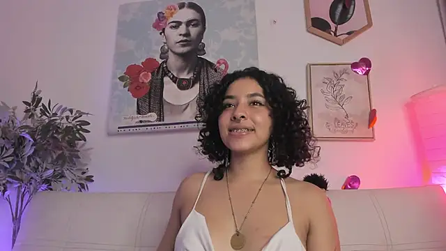 Dhalila  online show from February 22, 4:40 am