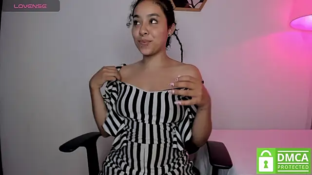 Dhalila  online show from November 14, 1:15 am