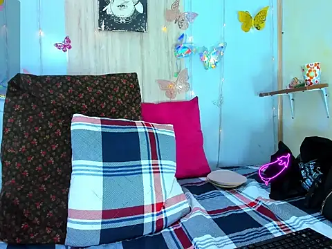 corynatayler online show from March 25, 10:27 pm