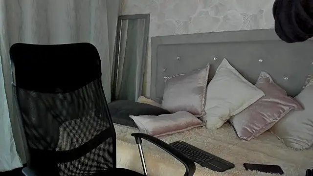 Luke Diaz7 online show from March 7, 1:53 am