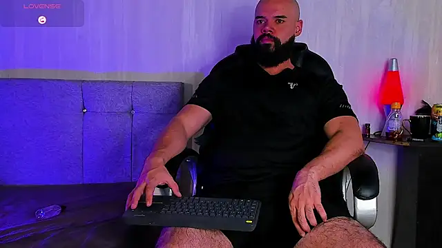 Luke Diaz7 online show from April 6, 8:32 pm