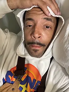 Snapshot of SIXKING7410 chatting on February 27, 8:31 pm SIXKING7410 online show from February 27, 8:31 pm