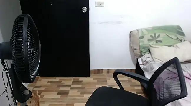 Majo BigTits online show from March 10, 3:01 am