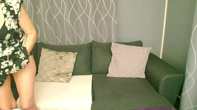 adeleadison online show from November 4, 8:30 pm