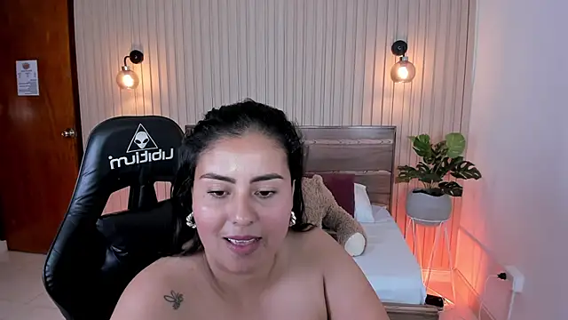 Snapshot of sol_valeria chatting on February 26, 10:09 pm sol valeria online show from February 26, 10:09 pm
