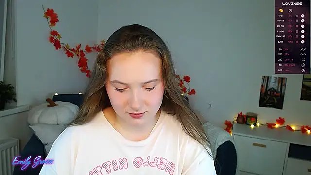 Snapshot of EmilyxxGraces chatting on September 16, 5:25 pm EmilyxxGraces online show from September 16, 5:25 pm