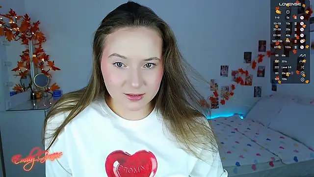 Snapshot of EmilyxxGraces chatting on October 12, 10:20 pm EmilyxxGraces online show from October 12, 10:20 pm