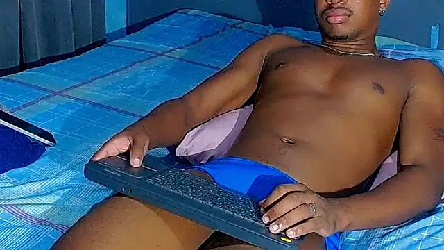 Snapshot of JackBlackone chatting on May 14, 12:06 am JackBlackone online show from May 14, 12:06 am