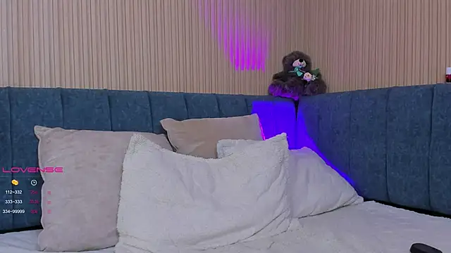 elizabeth 20 online show from March 19, 10:20 pm