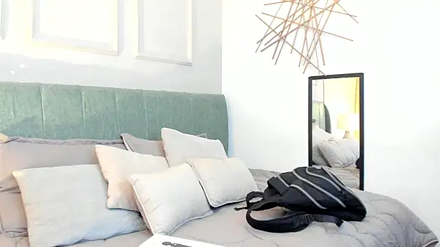 elizabeth 20 online show from January 6, 7:28 pm