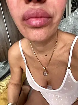 Snapshot of DeboraXporn chatting on January 17, 8:08 am DeboraXporn online show from January 17, 8:08 am