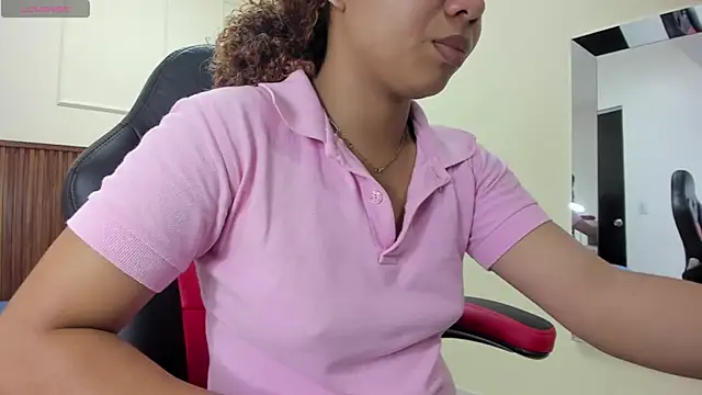 MELINAMARTINS online show from November 11, 7:14 pm