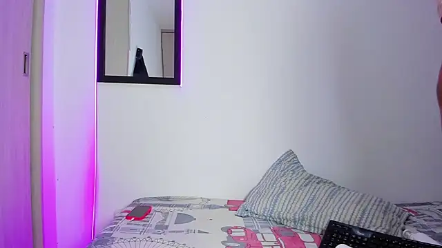 MELINAMARTINS online show from March 17, 9:29 pm