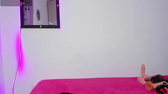 Snapshot of MELINAMARTINS chatting on June 5, 9:42 pm MELINAMARTINS online show from June 5, 9:42 pm