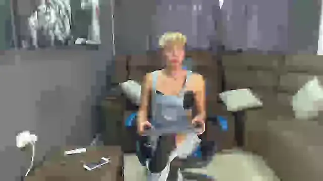 mchissexx online show from September 25, 3:05 pm