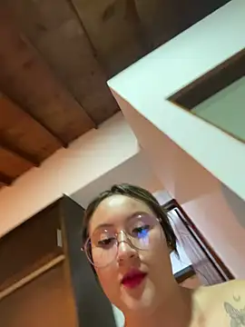 ValentinaOrtiz3 online show from February 19, 4:12 am