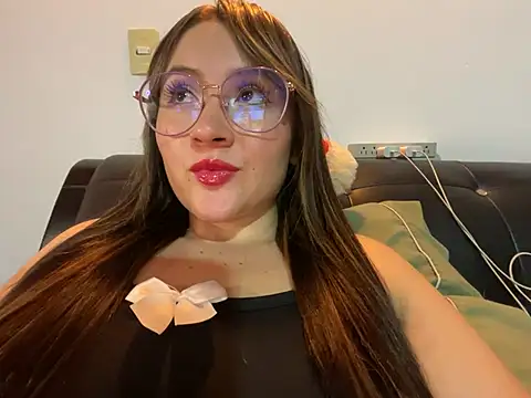 ValentinaOrtiz3 online show from March 18, 1:32 am