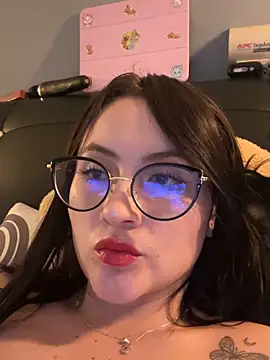 Snapshot of ValentinaOrtiz3 chatting on June 6, 12:05 am ValentinaOrtiz3 online show from June 6, 12:05 am
