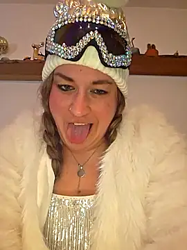 justtess online show from February 15, 7:21 pm