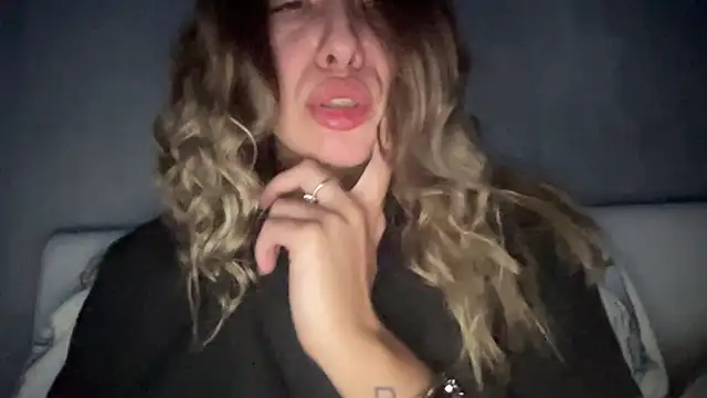 sarrah rossy online show from December 15, 9:41 pm