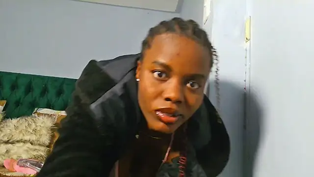 victora3 online show from March 31, 5:52 am