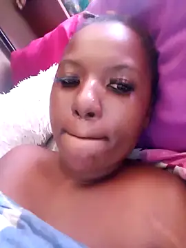 Snapshot of Coco_Nile chatting on March 23, 9:10 am Coco Nile online show from March 23, 9:10 am