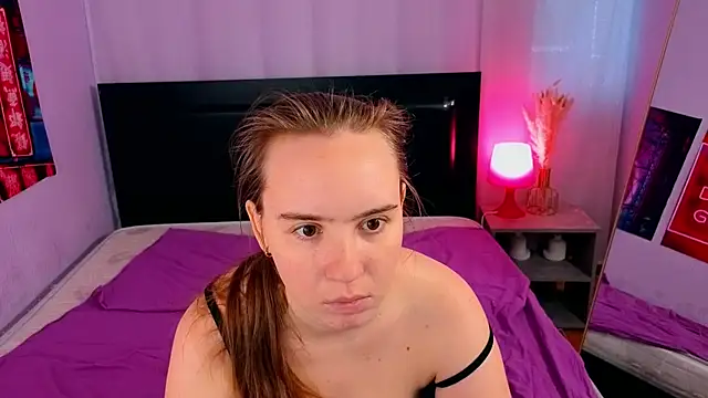 Snapshot of Lika_0ne chatting on May 31, 12:01 pm Lika 0ne online show from May 31, 12:01 pm
