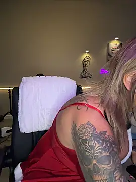 bossyroxy84 online show from December 19, 1:12 am