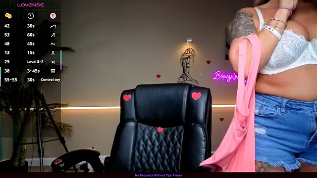 bossyroxy84 online show from February 19, 12:06 am