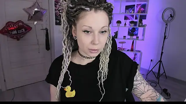 HoneySallyMoore online show from September 25, 4:00 pm