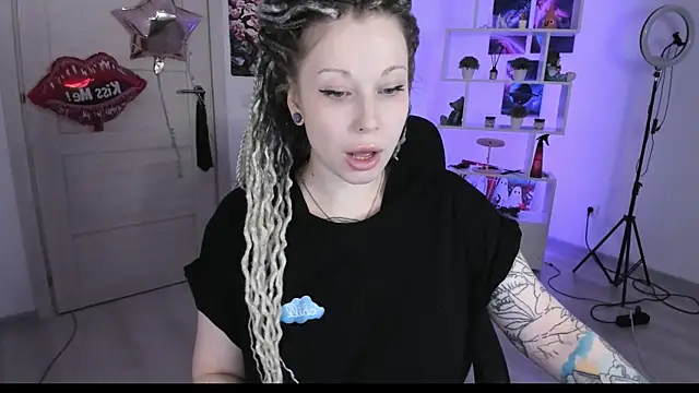 HoneySallyMoore online show from October 4, 3:43 pm