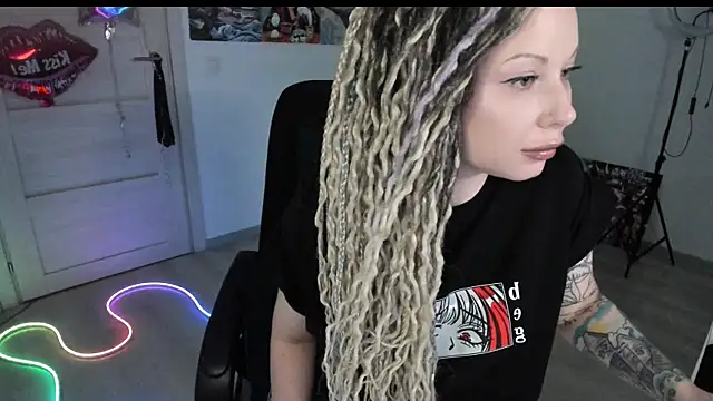 HoneySallyMoore online show from April 5, 8:06 pm