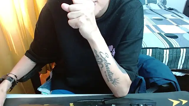 Snapshot of duo_peludoo chatting on February 13, 4:14 pm duo peludoo online show from February 13, 4:14 pm