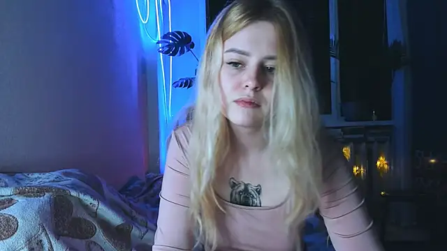 Alexa Pirs online show from February 17, 9:30 pm