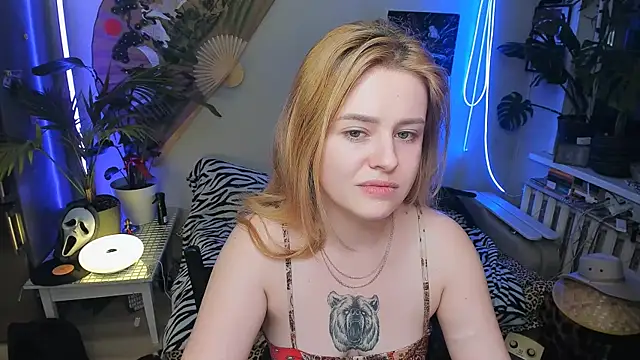 Alexa Pirs online show from December 3, 7:34 pm