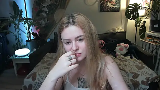 Alexa Pirs online show from February 8, 3:59 pm