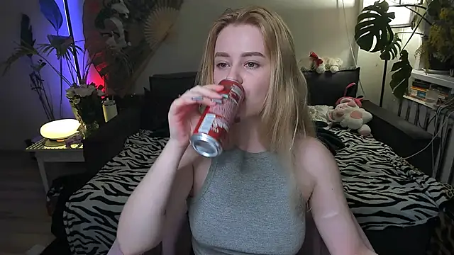 Alexa Pirs online show from March 8, 5:50 pm