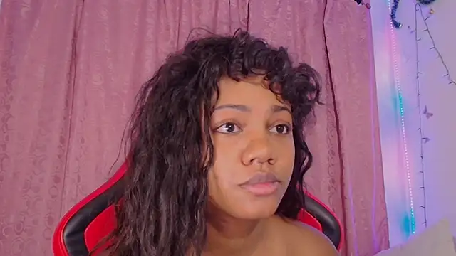 Daphnewalker   online show from December 18, 11:27 am