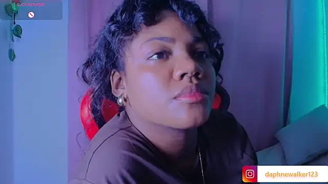 Daphnewalker   online show from February 28, 1:06 am