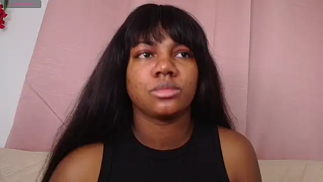 Snapshot of Daphnewalker__ chatting on June 22, 11:18 am Daphnewalker online show from June 22, 11:18 am