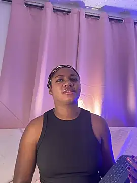 Snapshot of Daphnewalker__ chatting on June 28, 11:49 am Daphnewalker online show from June 28, 11:49 am