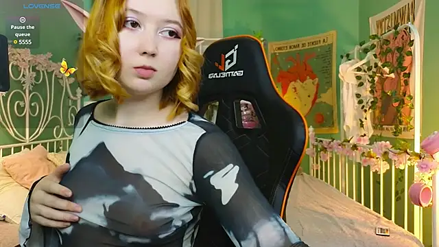 MizukiNoYoru online show from March 3, 11:00 am