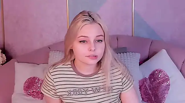 CLAIRE VOGT online show from February 27, 8:53 pm