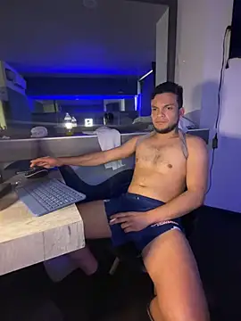 Snapshot of Brunohorny@xh chatting on February 2, 3:44 pm Brunohornyxh online show from February 2, 3:44 pm