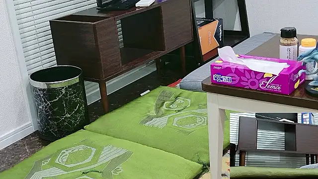 YARASERO-kun online show from December 2, 12:10 pm