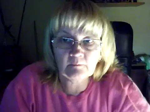 Snapshot of Violet5364 chatting on February 25, 8:41 pm Violet5364 online show from February 25, 8:41 pm