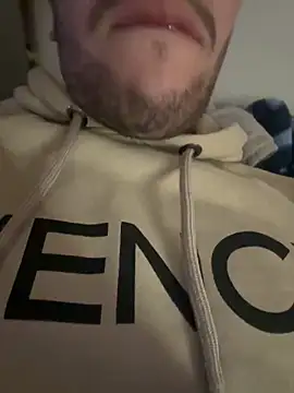 Snapshot of yaxxx03 chatting on February 14, 10:47 pm yaxxx03 online show from February 14, 10:47 pm