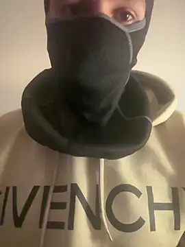 Snapshot of yaxxx03 chatting on February 15, 7:39 pm yaxxx03 online show from February 15, 7:39 pm