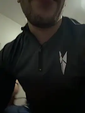 yaxxx03 online show from December 15, 7:18 pm