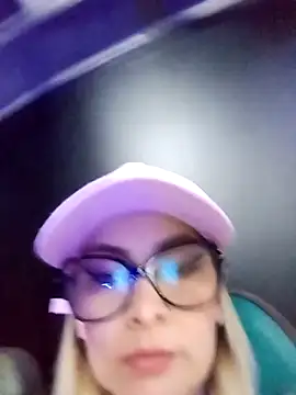 Snapshot of CandieGilson__ chatting on September 11, 10:37 am CandieGilson   online show from September 11, 10:37 am